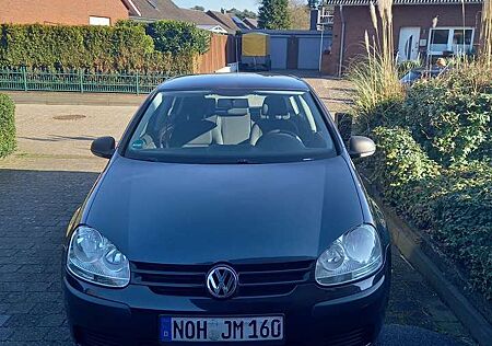 VW Golf Volkswagen Trendline