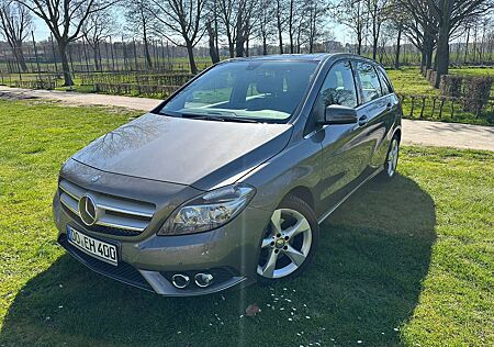 Mercedes-Benz B 180 (BlueEFFICIENCY)