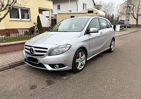 Mercedes-Benz B 180 CDI (BlueEFFICIENCY)