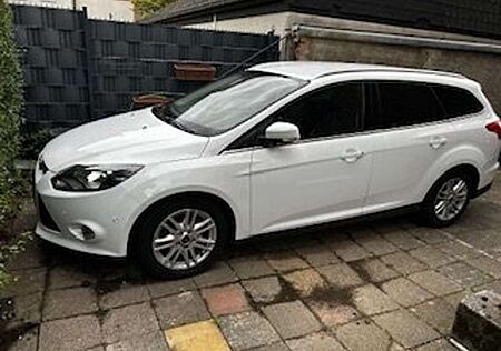Ford Focus Turnier Turnier 1.0 EcoBoost Titanium