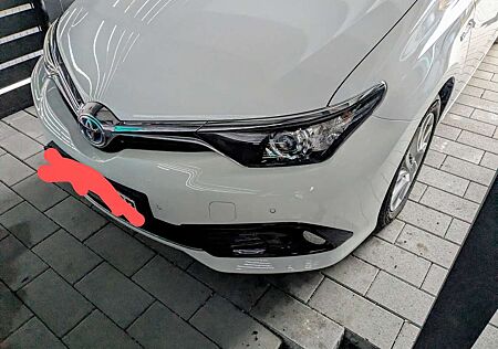 Toyota Auris Hybrid Edition-S+