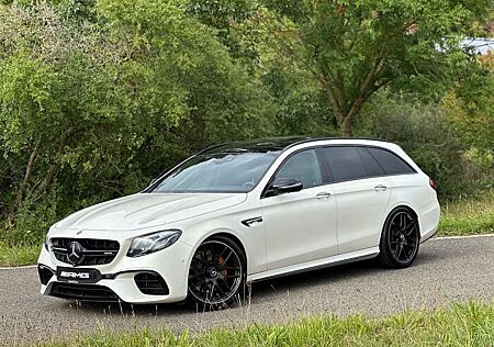 Mercedes-Benz E 63 AMG 4Matic/PerfAga/Burmester/Pano/Comand/20