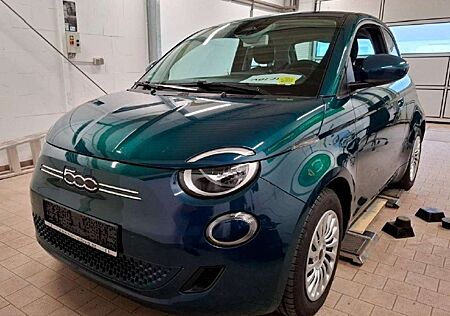 Fiat 500E 320 Km Reichweite Navi - Klimaautomatik