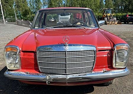 Mercedes-Benz 200