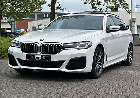 BMW 530 e xDrive M Sport LASER PANO KAM Service inkl