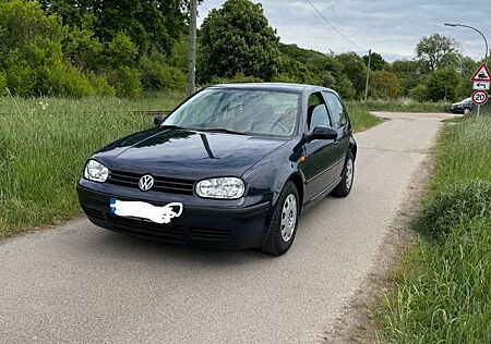 VW Golf Volkswagen 1.6 (100.425) Scheckheft + Neue Kupplung 2. Hand