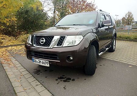 Nissan Pathfinder 2.5 dCi Aut. LE