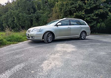 Toyota Avensis 2.0 VVT-i Combi Automatik Executive