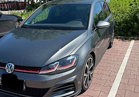 VW Golf GTI Volkswagen 2.0 TSI DSG Performance