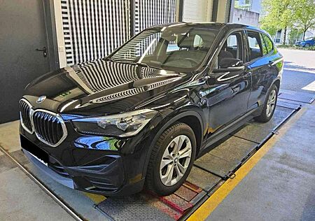 BMW X1 xDrive 25 e Advantage 1. HAnd Navi 52'tkm