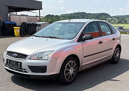 Ford Focus Lim. 1.4 Klima Tüv S-Heft