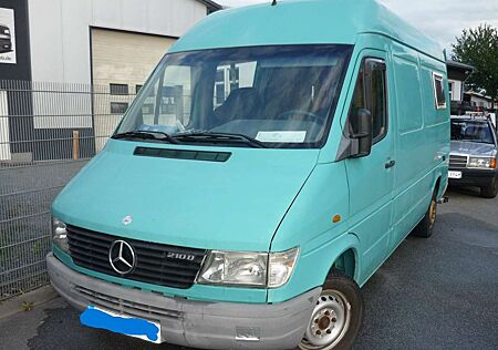 Mercedes-Benz Sprinter 210 D