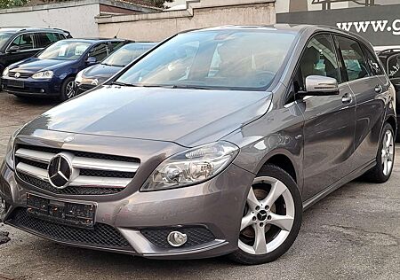 Mercedes-Benz B 180 gebraucht kaufen Mercedes-Benz B 180 7G AMG-Line*beiges Leder*Navi*17"*PDC*SH*S-Wippen