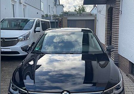 VW Golf Volkswagen VIII 2.0 TDI Life Sportsitze Panorama Kamera
