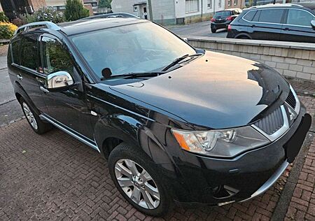 Mitsubishi Outlander 2.4 4WD CVT Instyle