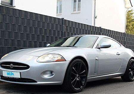 Jaguar XK Coupé 4.2 V8 Leder 20" Navi KeylessGo BiXenon