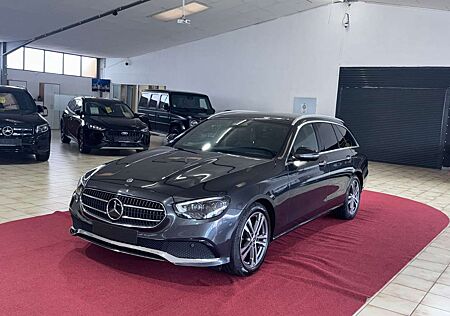 Mercedes-Benz E 220 T- Avantgarde AHK Panorama