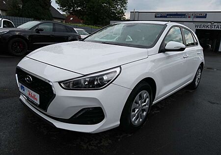 Hyundai i30 Select # Navi # Tempomat # Kamera # Car Play