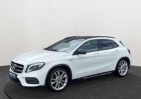 Mercedes-Benz GLA 250 4Matic 7G-DCT AMG-Line Pano Navi RFK