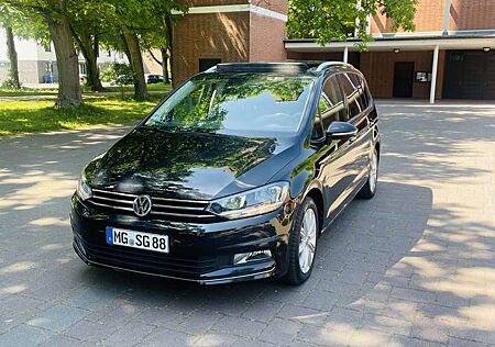 VW Touran Volkswagen 1.6 TDI SCR (BlueMotion Technology) DSG SOUND