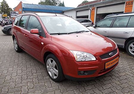 Ford Focus Turnier Style WENIG KM TÜV NEU