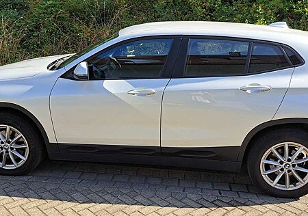 BMW X2 sDrive18d Advantage AHK Dachgepäckträger