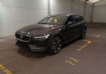 Volvo V60 CC B5 Ultimate AWD Massage AHK 360°SH B&W ACC