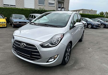 Hyundai ix20 blue Space