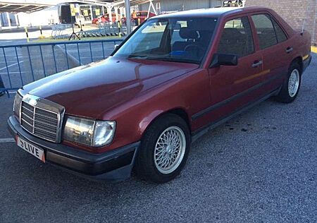 Mercedes-Benz E 200 Limousine