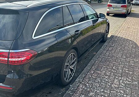Mercedes-Benz E 220 E-Klasse T-Modell Diesel d T 9G-TRONIC AMG Line