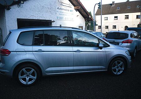 VW Touran Volkswagen Trendline BMT7 Sitzer Navi Klimaautomatik