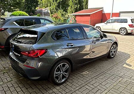 BMW 118i 118 Sport Line Navi Top Zustand, Unfallfrei
