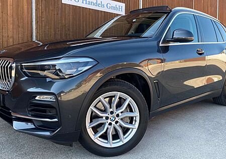 BMW X5 xDrive 45e Leder SHZ Panor. Wirel. Parkass.