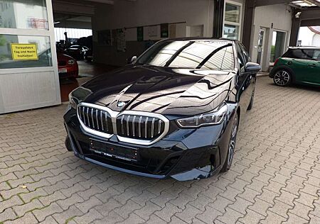 BMW 520 d M Sport ALARM AHK DRIVING-A.-PLUS KAMERA