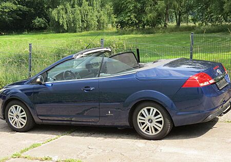 Ford Focus CC Coupe-Cabriolet 2.0 16V Aut. Titanium