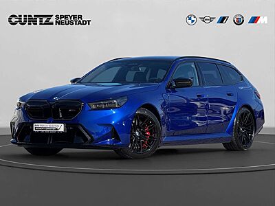 BMW M5 Touring  Anhängerk. 360° Kamera B/W HiFi Driving A