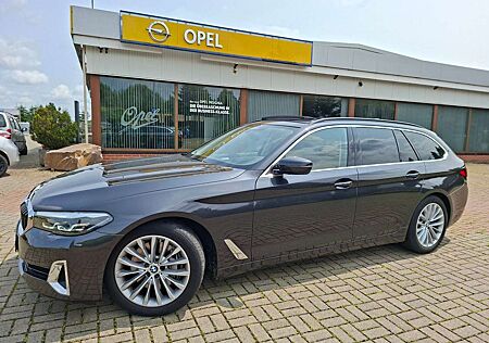 BMW 530 Touring d xDrive Luxury Line+AHK+STANDHZG+
