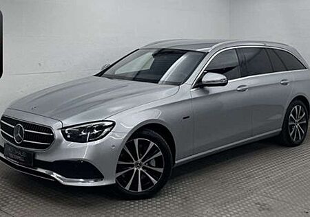 Mercedes-Benz E 300 de T 4M AVANTGARDE LED+HUD+MBUX+DISTRONIC+
