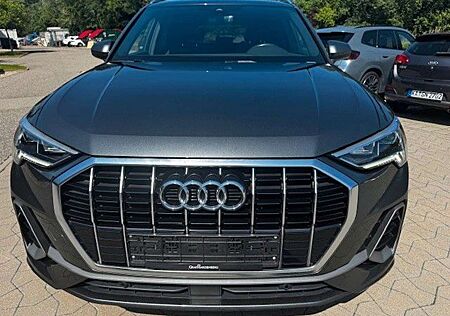 Audi Q3 35 TFSI S line /LED /
