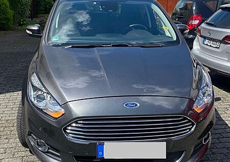 Ford S-Max 1.5 Eco Boost Start-Stopp Titanium