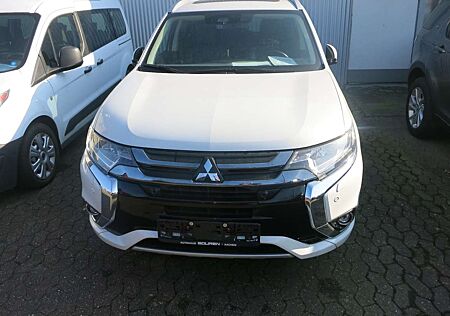 Mitsubishi Outlander Top 4x4,Leder,SD