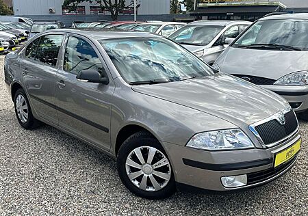 Skoda Octavia 1.6 Ambiente*Automatik*Klimaaut.*SitzH