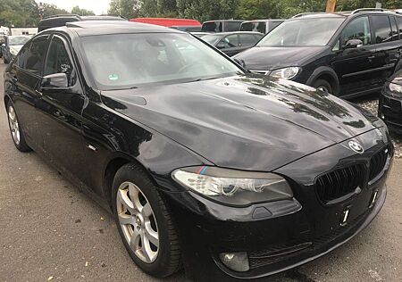 BMW 530 d LIMOUSINE KLIMA NAVI SCHIEBEDACH XENON ALU EURO5