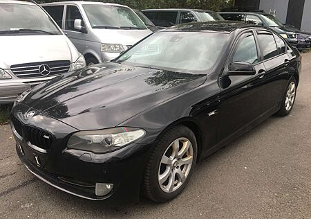 BMW 530 d LIMOUSINE KLIMA NAVI SCHIEBEDACH XENON ALU EURO5