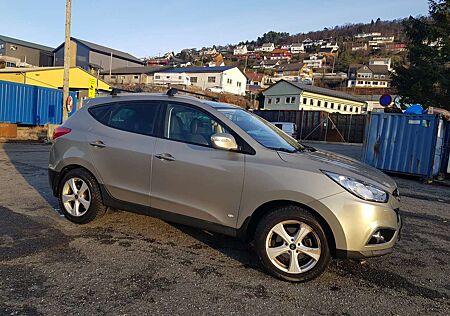 Hyundai ix35 gebraucht kaufen Hyundai ix35 2.0 CRDi 2WD Style