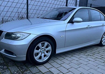 BMW 320 d DIESEL FACELIFT AUTOMATIK TÜV,NAVI,KLIMA