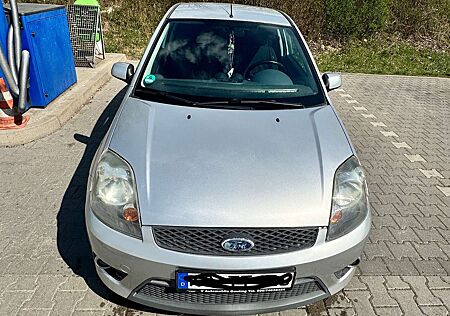 Ford Fiesta 1.3 Silver Magic