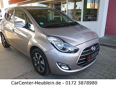 Hyundai iX20 blue Space