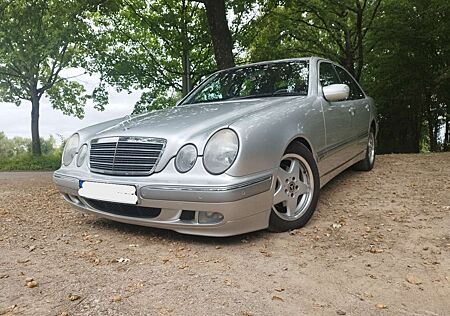Mercedes-Benz E 200 Kompressor Elegance