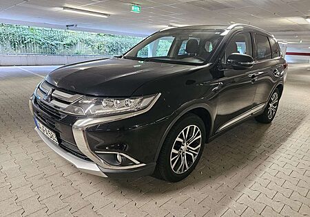 Mitsubishi Outlander Diesel 2.2 DI-D 4WD Aut. Top